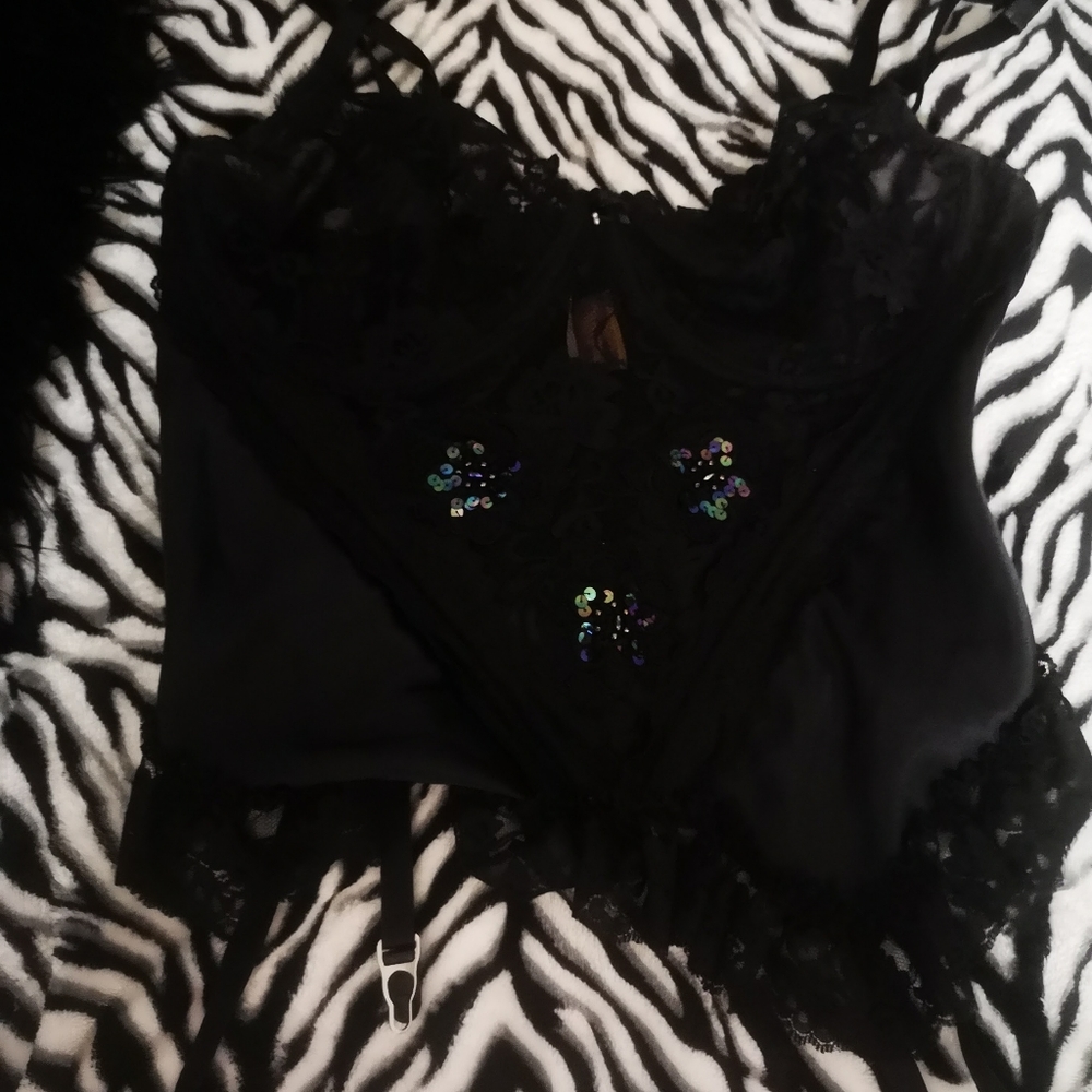 Intimate Attitude Corset - Picture 4 of 4